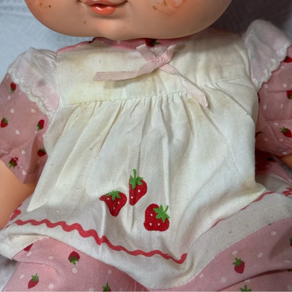 Strawberry Shortcake Herself Blow a Kiss Doll‎ Vtg 1982 Kenner Original BlowKiss